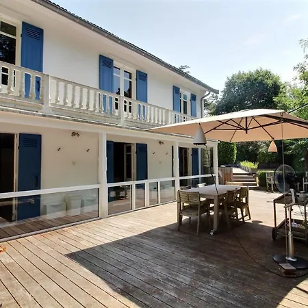 Hébergement de vacances Arcachon-centre Jolie Maison Basco-landaise Avec 4 Arcachon